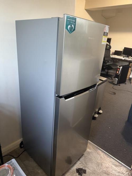Second-hand Hisense 230L Top Mount Fridge - Photo 2)
