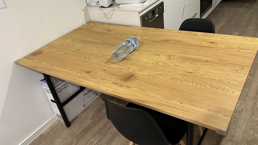 Second-hand Dining Table with 2 Chairs - Photo 2)