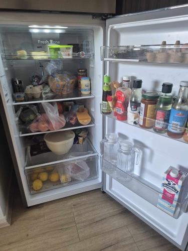 Second-hand Hisense 326L Top Mount Fridge - Photo 2)