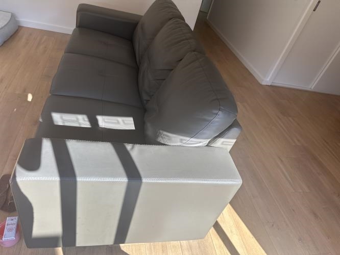 Second-hand Three Seater Sofa - Photo 2)
