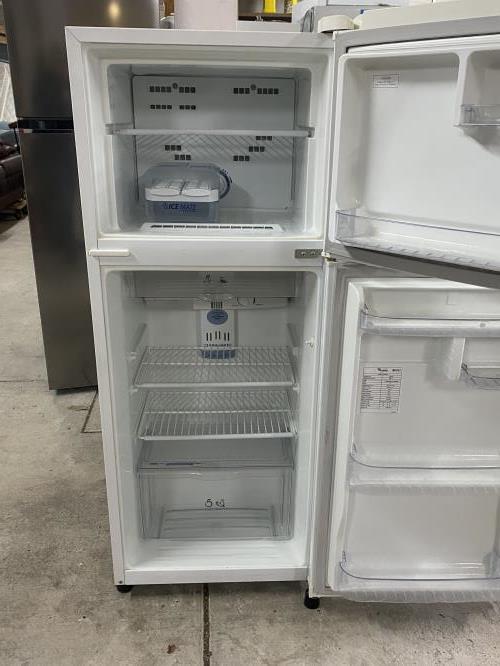 Second-hand Whirlpool 212L Top Mount Fridge - Photo 2)