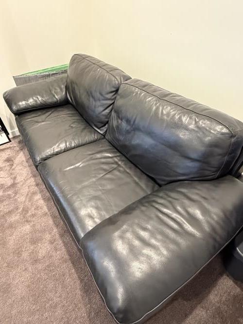 Second-hand Sofa - Photo 2)