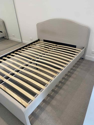 Second-hand IKEA Queen Size Bed Frame - Photo 2)