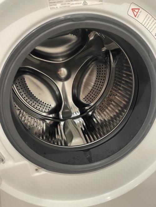 Second-hand Haier 8.5kg Front Load Washing Machine - Photo 2)
