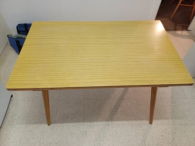 Second-hand Dining Table with 4 Chairs - Photo 2)