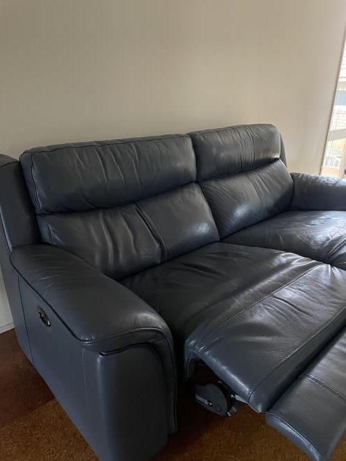 Second-hand Electric Recliner Couch - Photo 2)