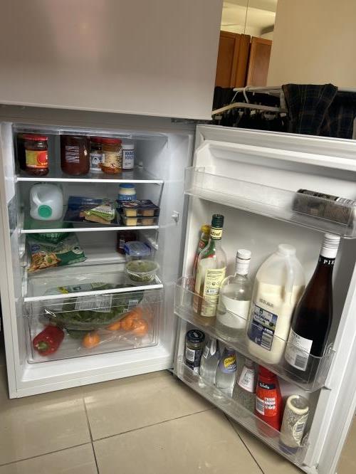 Second-hand Esatto 203L Top Mount Fridge - Photo 2)