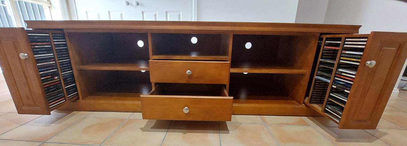 Second-hand Entertainment Unit - Photo 2)