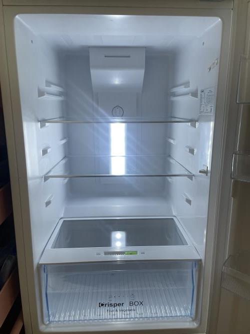 Second-hand Chiq 216L Top Mount Fridge - Photo 2)