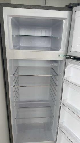 Second-hand Miracle 212L Top Mount Fridge - Photo 2)