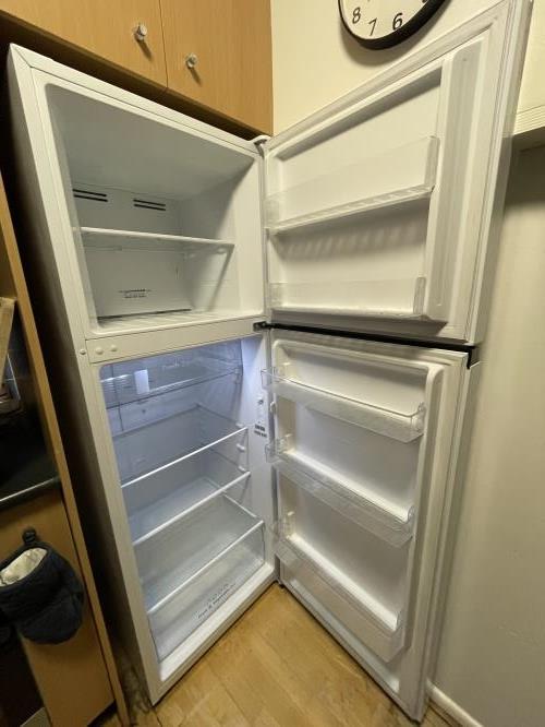 Second-hand Hisense 326L Top Mount Fridge - Photo 2)