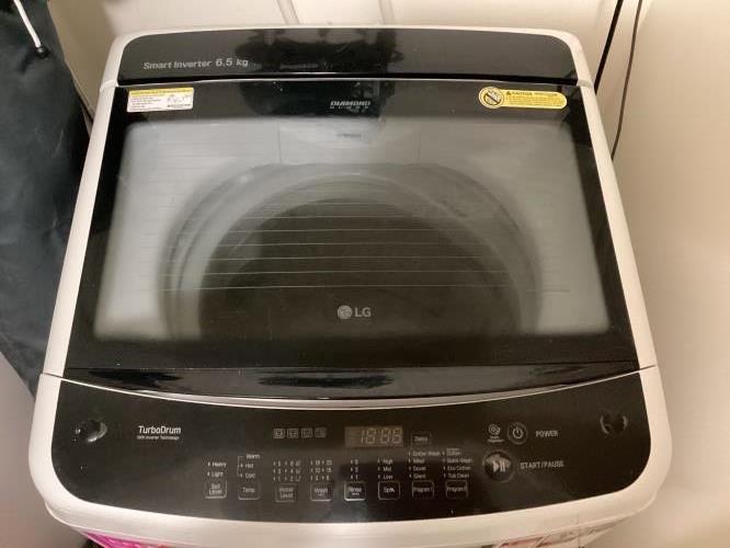 Second-hand LG 6.5kg Top Load Washing Machine - Photo 2)