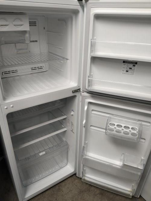 Second-hand Westinghouse 231L Top Mount Fridge - Photo 2)