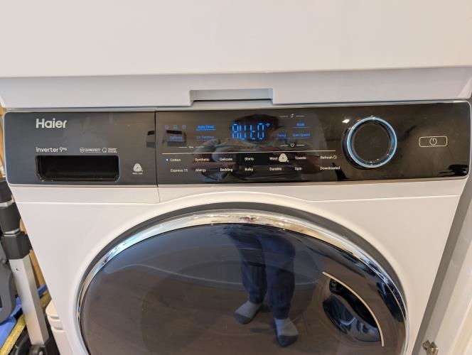 Second-hand Haier 9kg Front Load Washing Machine - Photo 2)