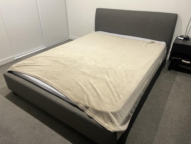 Second-hand Queen Bed Frame - Photo 2)