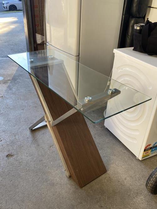 Second-hand Stylish Hall Table - Photo 2)
