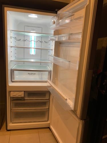 Second-hand Westinghouse 454L Bottom Mount Fridge - Photo 2)