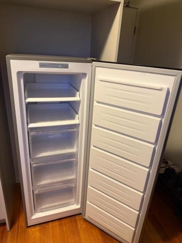 Second-hand Kogan 161L Freezer (Freezer Only) - Photo 2)