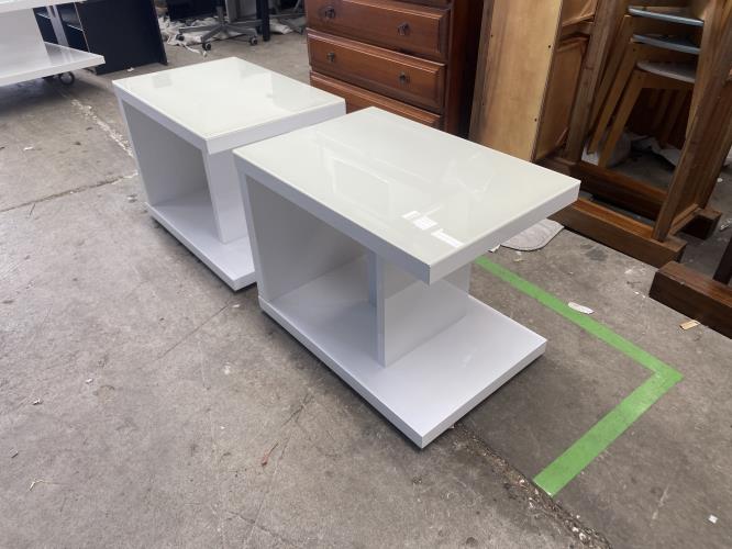Second-hand Set of 2 Bedside Tables - Photo 2)