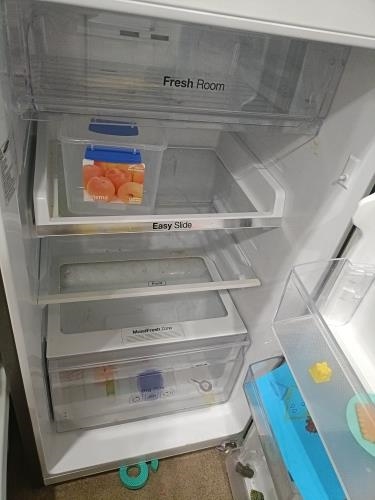 Second-hand Samsung 255L Top Mount Fridge - Photo 2)