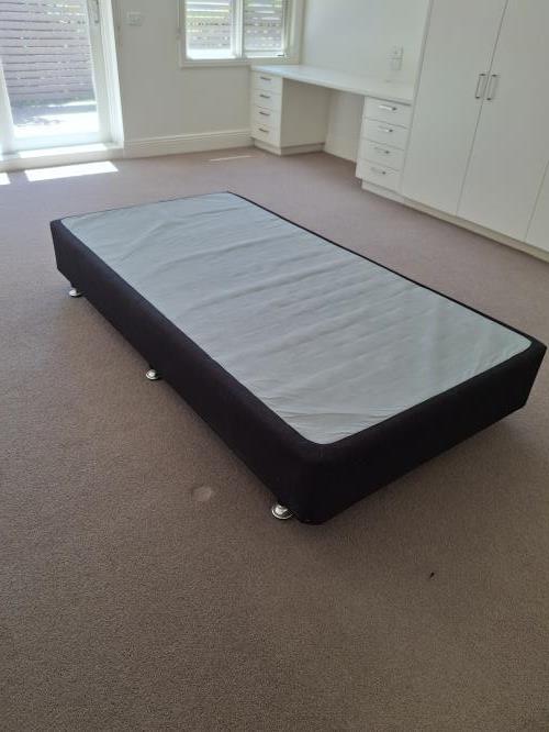 Second-hand King Single Bed Base - Photo 2)