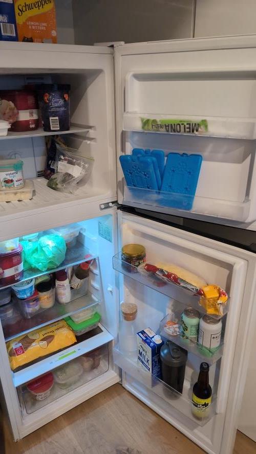 Second-hand Chiq 202L Top Mount Fridge - Photo 2)