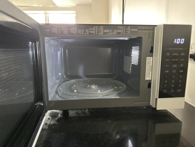 Second-hand Hisense Microwave - Photo 2)