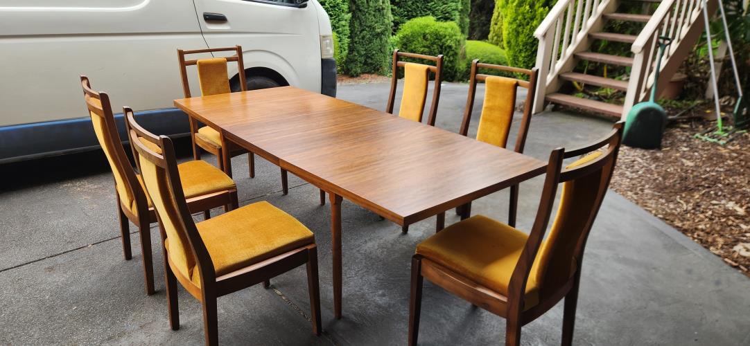 Second-hand Extendable Dining Table with 6 Chairs - Photo 2)