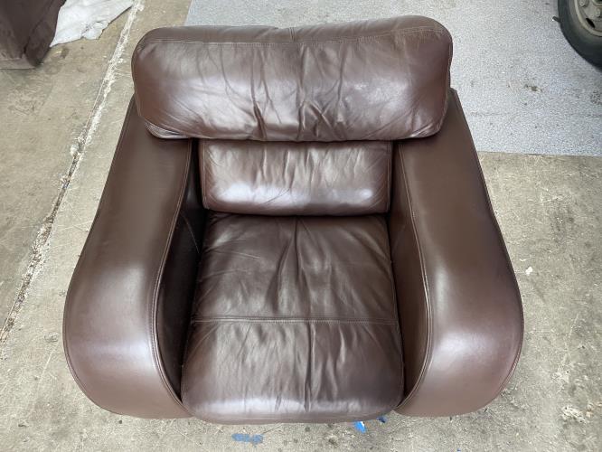 Second-hand Armchair - Photo 2)