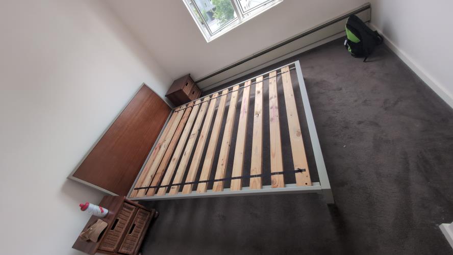 Second-hand Queen Size Bed Frame - Photo 2)