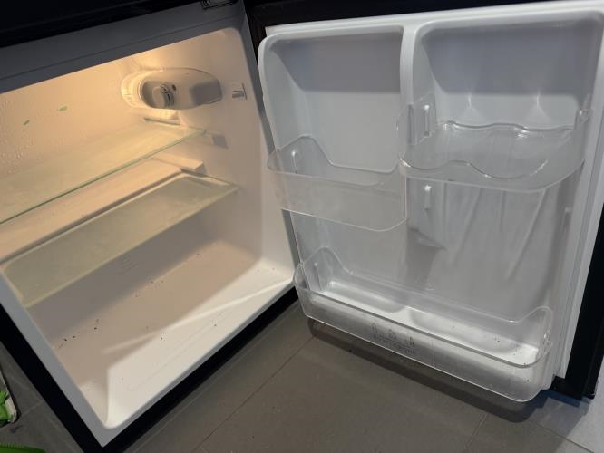 Second-hand Esatto 87L Bar Fridge - Photo 2)