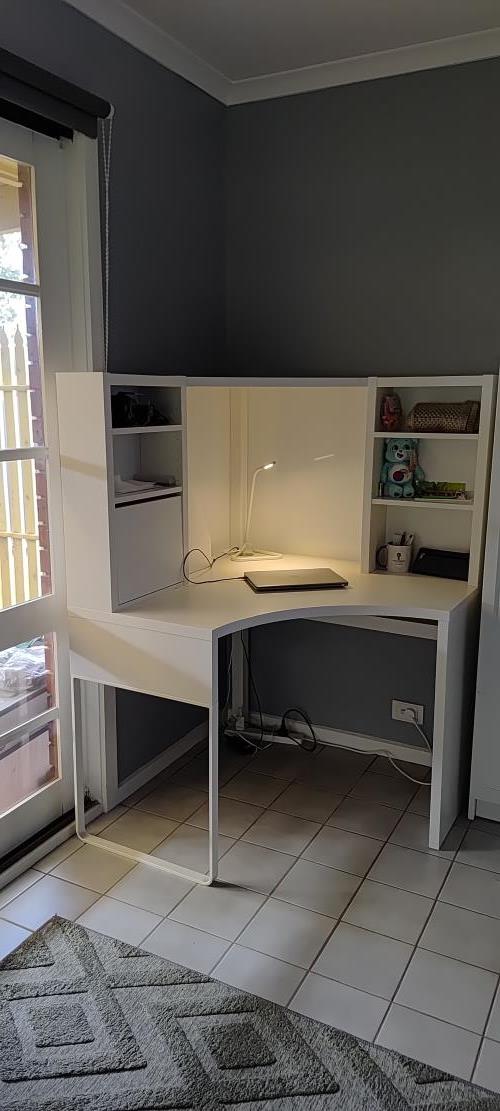 Second-hand IKEA Micke Corner Workstation - Photo 2)