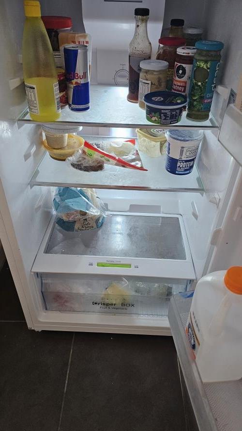 Second-hand Chiq 202L Top Mount Fridge - Photo 2)