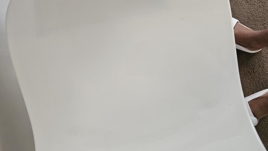 Second-hand Dining Table with 2 Chairs - Photo 2)