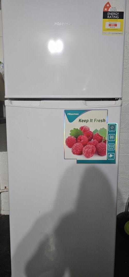 Second-hand Hisense 221L Top Mount Fridge - Photo 2)