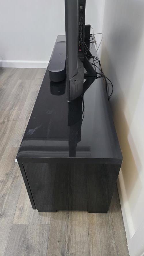 Second-hand Entertainment Unit - Photo 2)