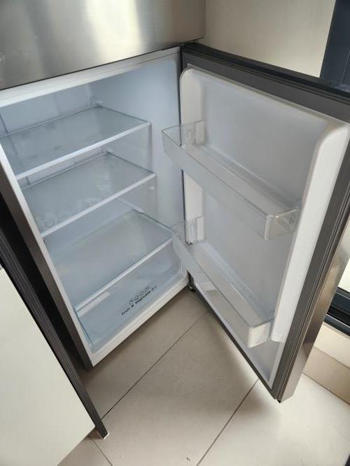 Second-hand Hisense 205L Top Mount Fridge - Photo 2)
