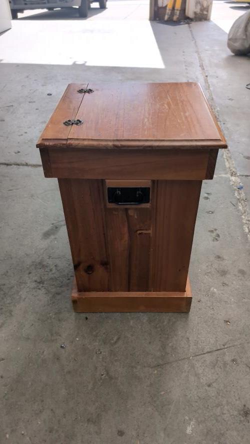 Second-hand Storage Chest with Lid - Photo 2)