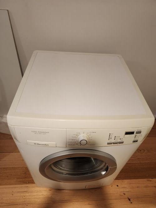 Second-hand Electrolux 7kg Front Load Washing Machine - Photo 2)