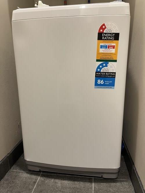 Second-hand Whirlpool 7kg Top Load Washing Machine - Photo 2)