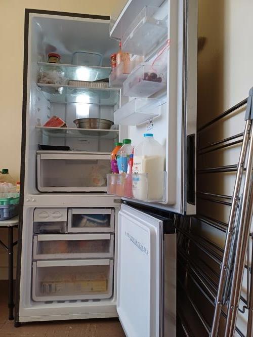 Second-hand Westinghouse 370L Bottom Mount Fridge - Photo 2)