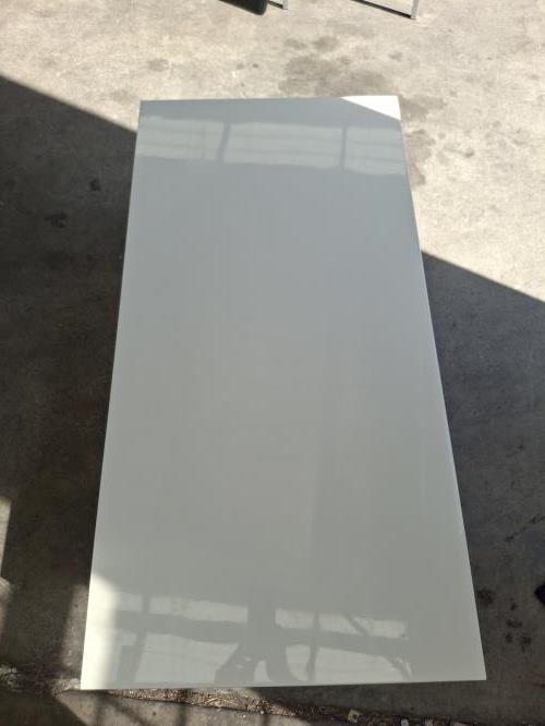 Second-hand Coffee Table - Photo 2)