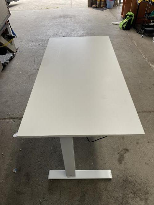 Second-hand  - Photo 2)