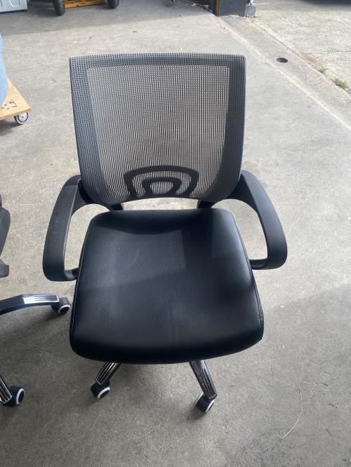 Second-hand Set of 2 Office Swivel Chairs - Photo 2)