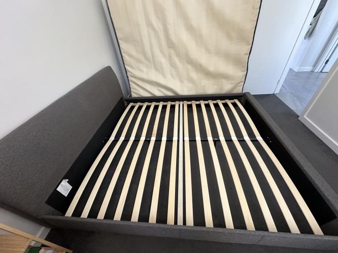 Second-hand King Size Bed Frame - Photo 2)