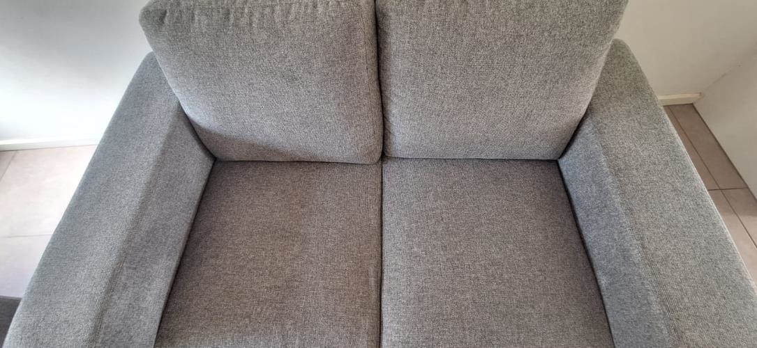 Second-hand  - Photo 2)