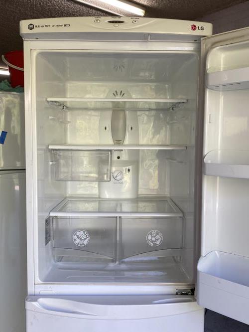 Second-hand LG 305L Bottom Mount Fridge - Photo 2)