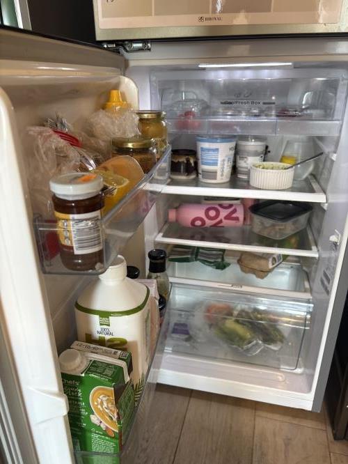 Second-hand Hisense 230L Top Mount Fridge - Photo 2)