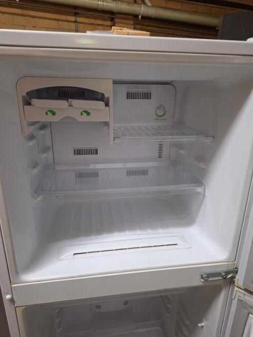 Second-hand Samsung 210L Top Mount Fridge with most shelves missing - Photo 2)
