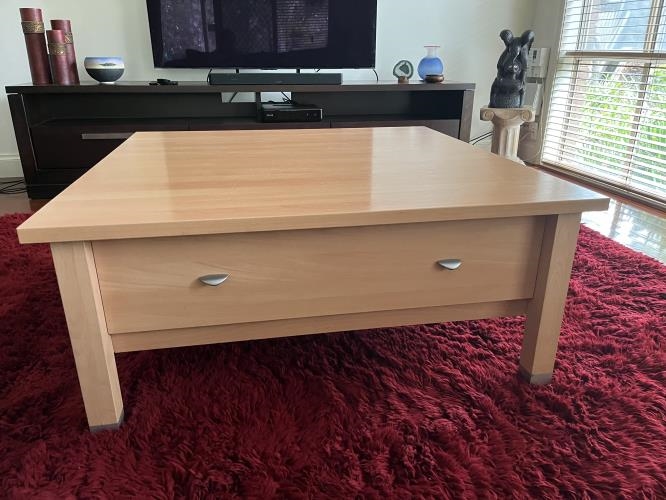 Second-hand Coffee Table - Photo 2)